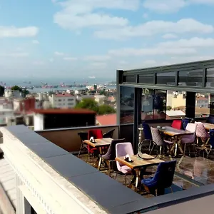 The Grand Tower Hotell